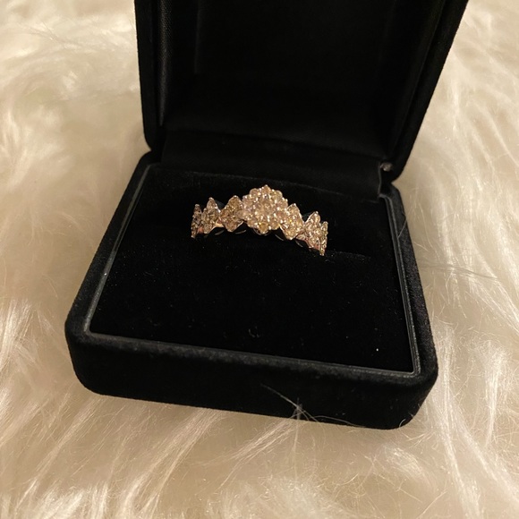 Tiara ring sold - Picture 12 of 14